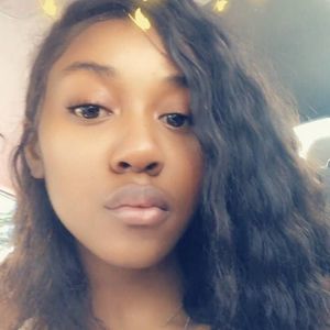 Meet your Posher, Davisha